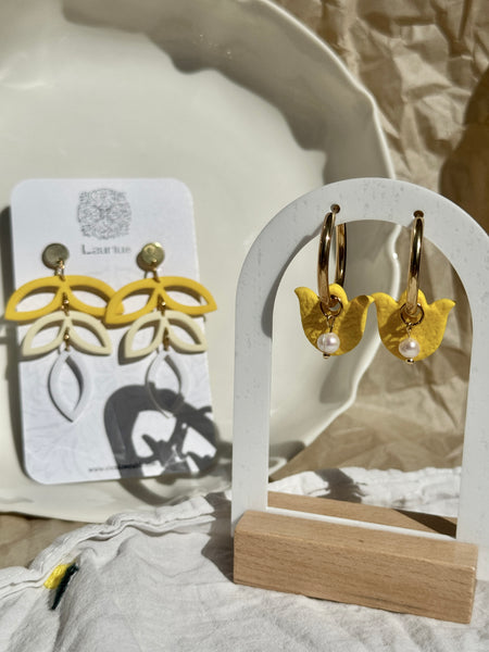 Pendants silhouettes de feuilles