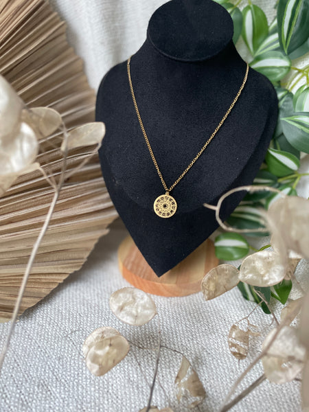 Collier roue d'astrologie