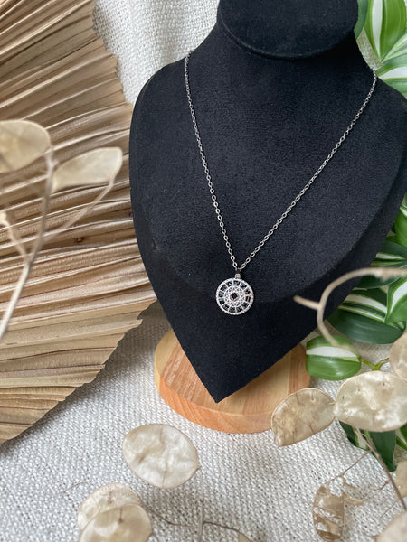 Collier roue d'astrologie