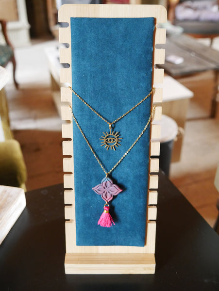 Collier losange pomponné