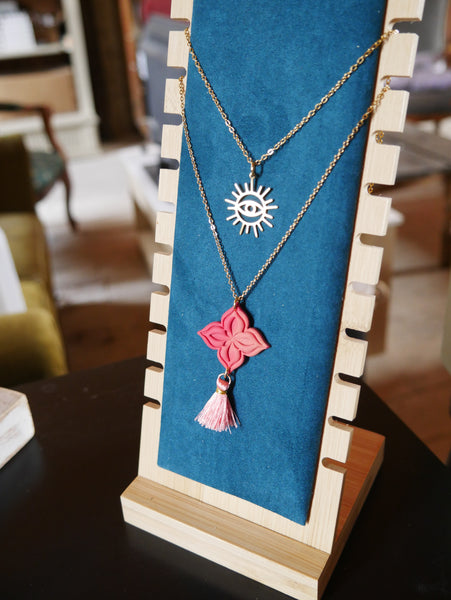 Collier losange pomponné