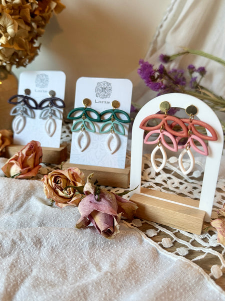 Pendants silhouettes de feuilles