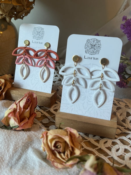 Pendants silhouettes de feuilles