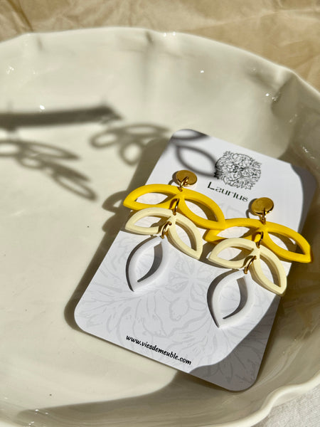 Pendants silhouettes de feuilles
