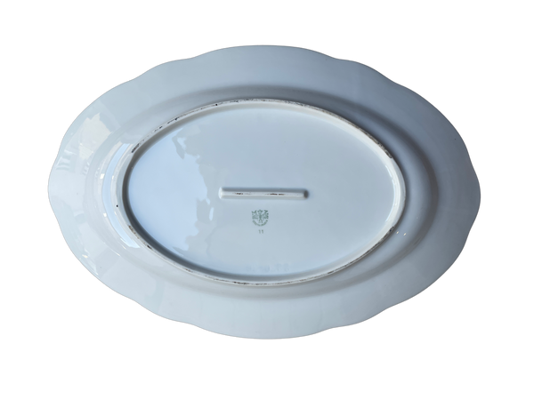 Plat ovale dentelé