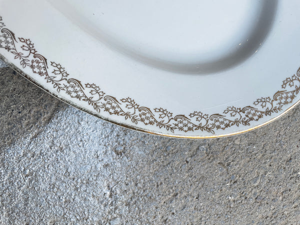 Plat ovale à dorures