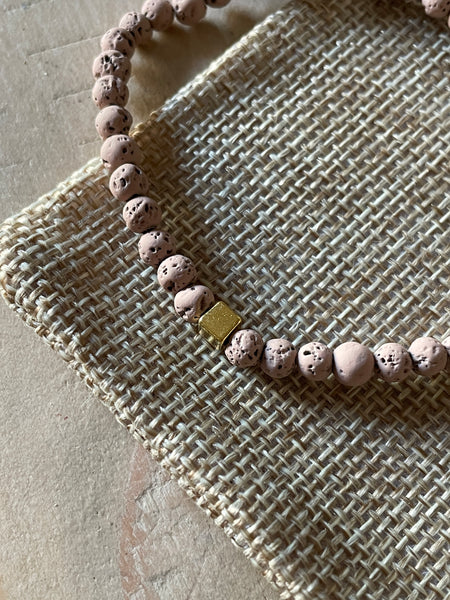 Bracelet pierre de lave rose