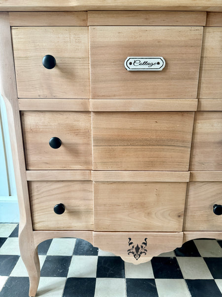 Commode Cottage